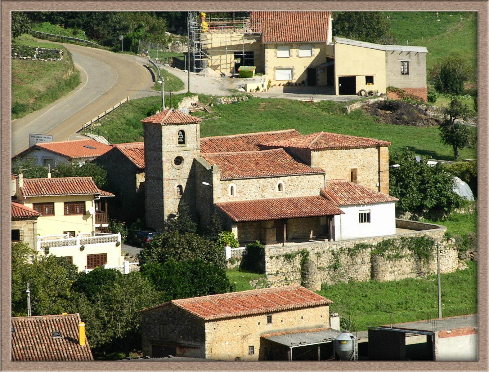 Iglesia San Juan Bautista en Ubiarco