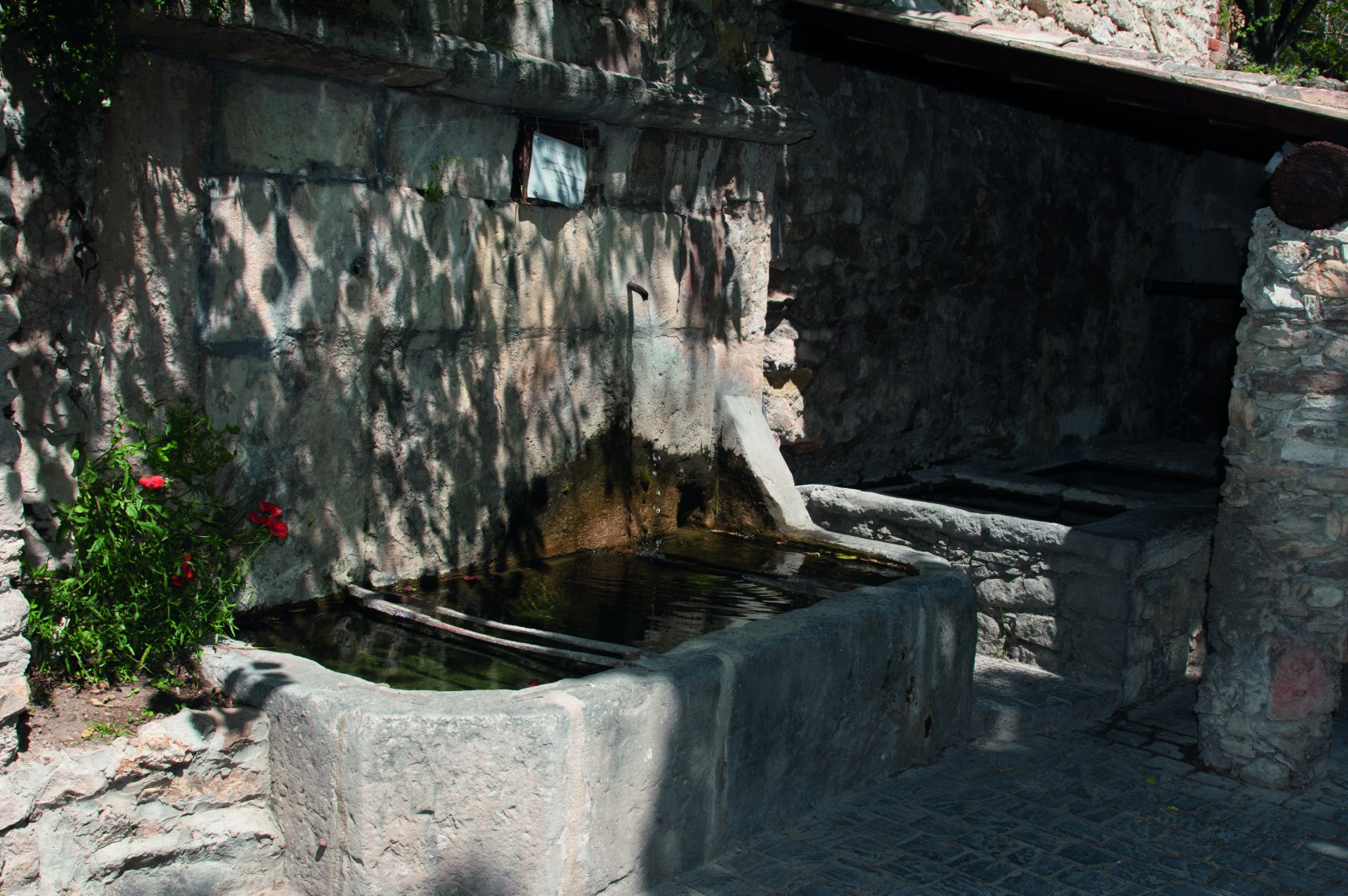 Le Lavoir du Castellet village