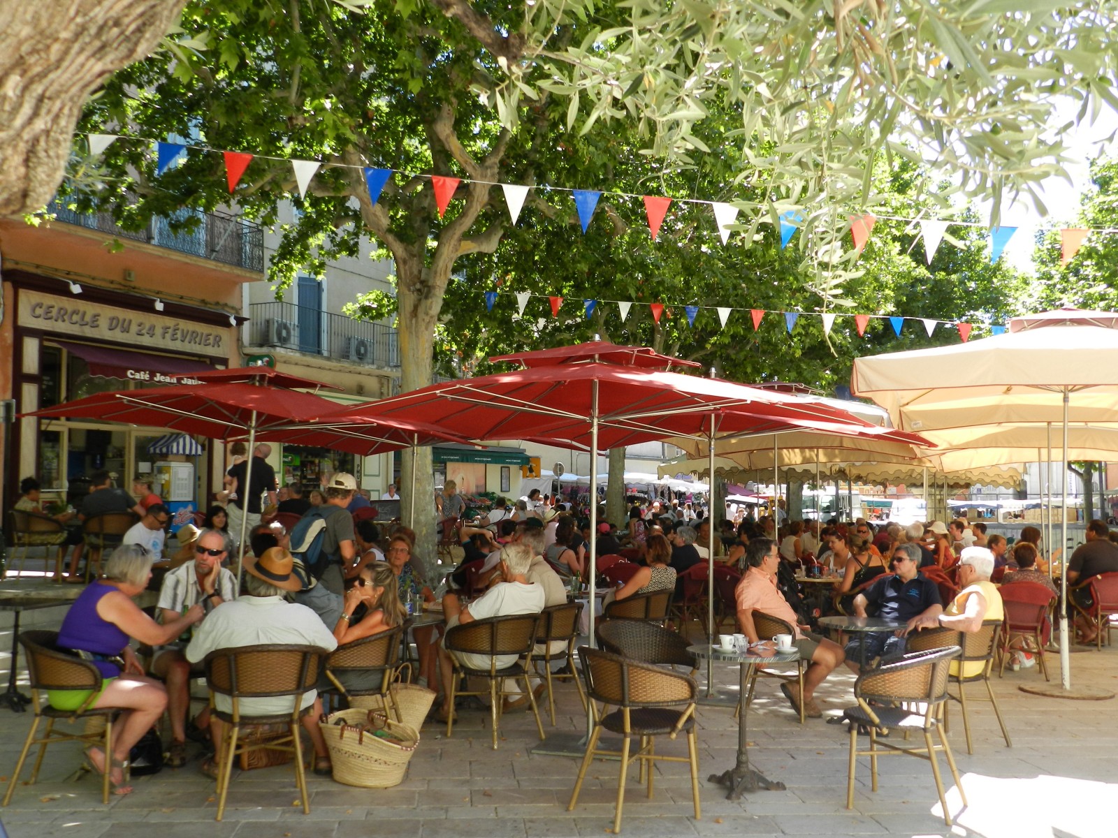 Place Jean Jaurès (Le Beausset)