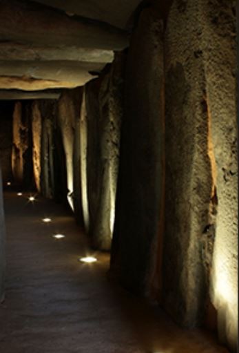 Pilar de la Media Legua y Dolmen de Soto