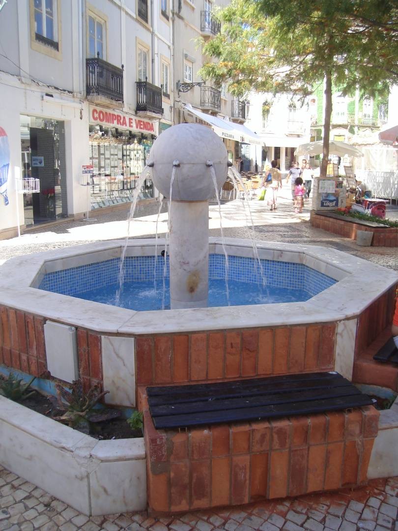 Fonte das Oito Bicas