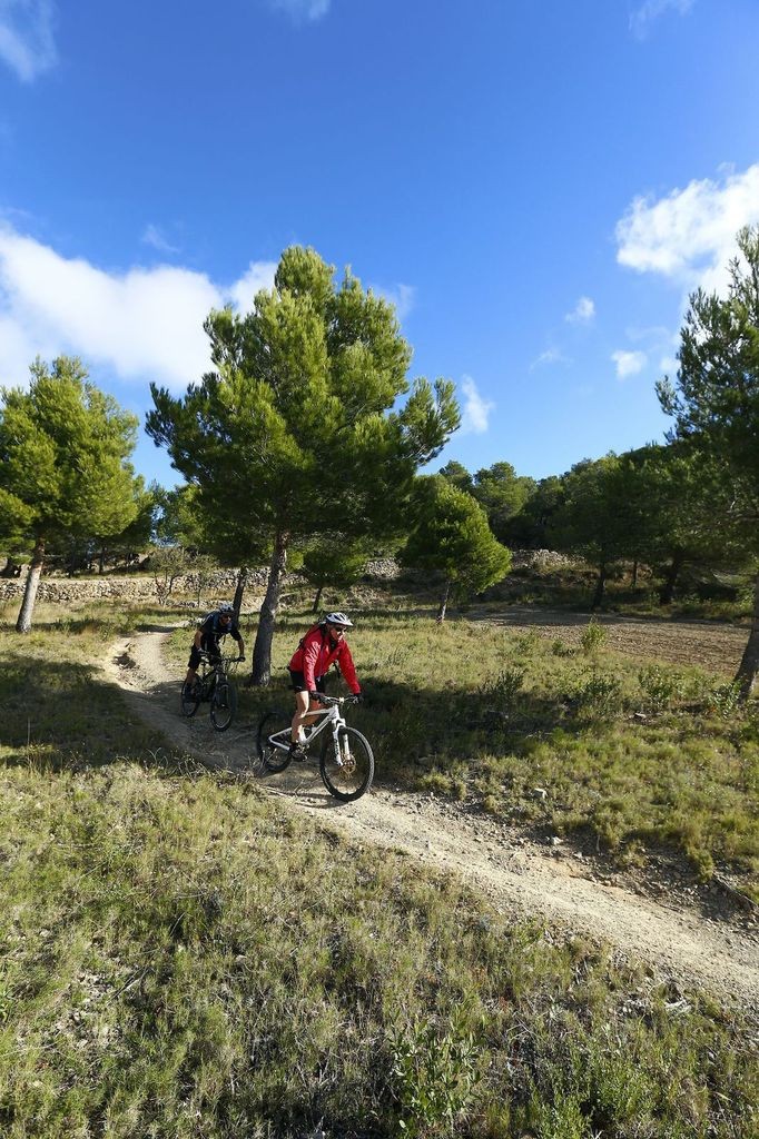 Dévalez les sentiers de la Clape en VTT